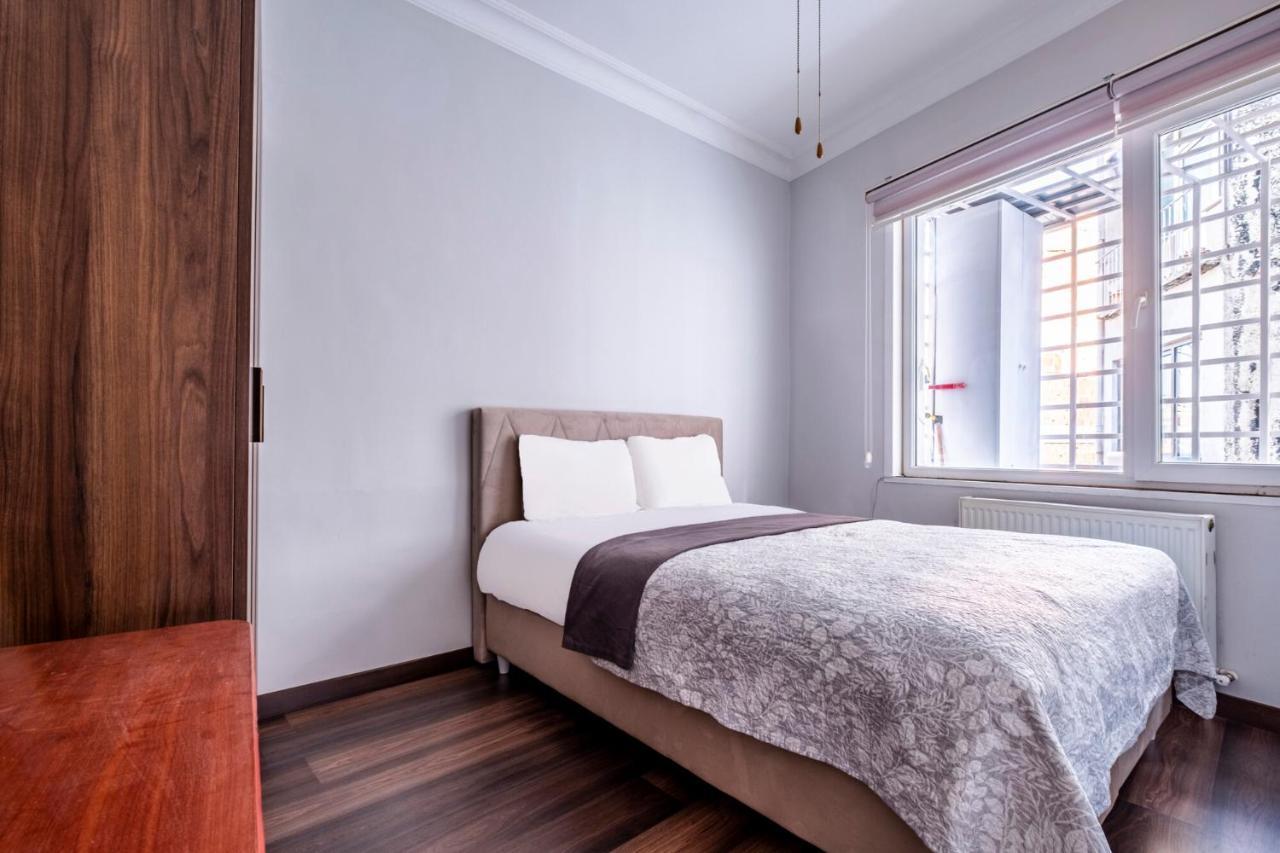 Sleek Flat 50 M To Bull Statue In Kadikoy Apartment Istanbul Exterior photo